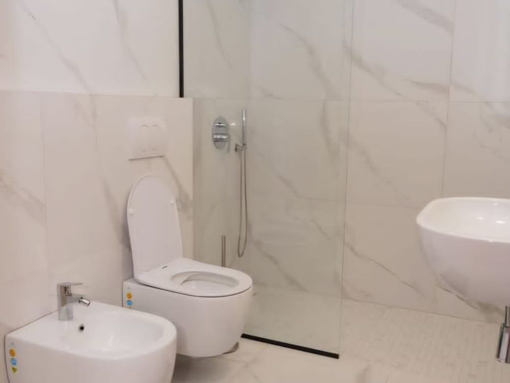 Për Shitje: Apartament Modern 3+1 me Pamje në Rr. Barrikadave, Tiranë