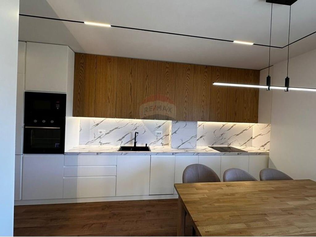 Apartament 2+1+2 me qira tek Kopshti Botanik! 1300€