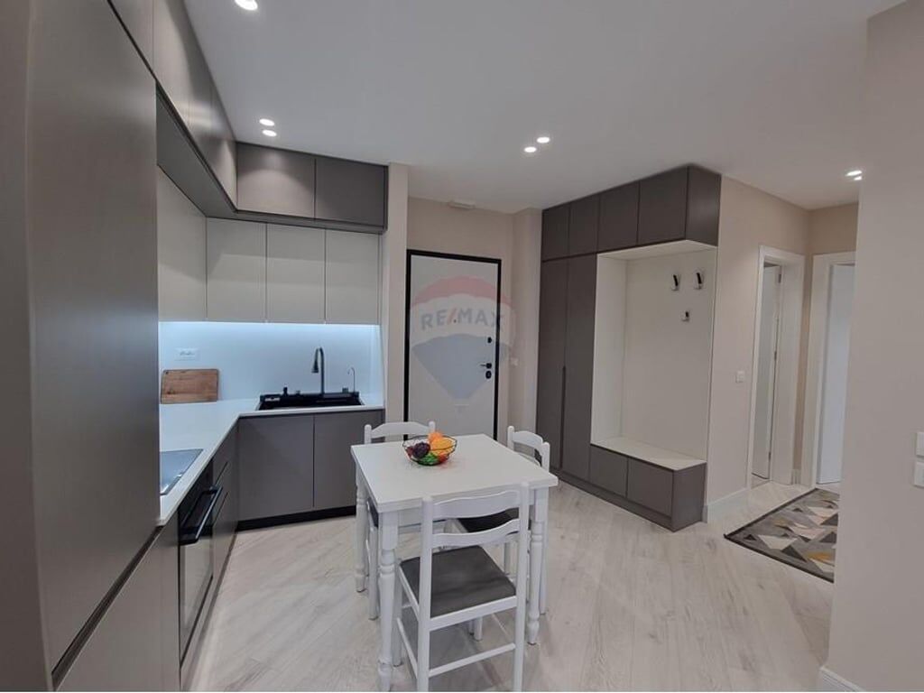 APARTAMENT 2+1+PARKIM PER QIRA TE LAKE VIEW 1500€
