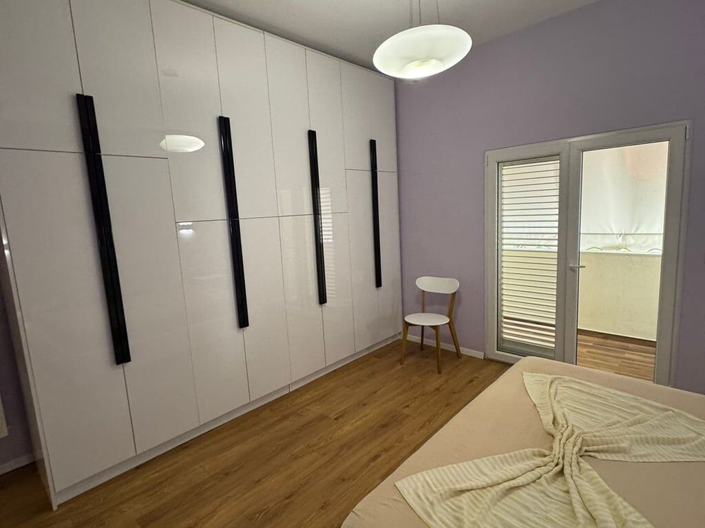 IN AFFITTO APPARTAMENTO 2+1+2 BAGNI +2 BALCONI, VICINO ALL'OSPEDALE NENE TEREZA, TIRANA