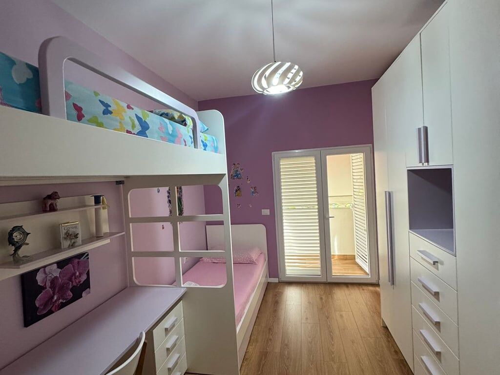 IN AFFITTO APPARTAMENTO 2+1+2 BAGNI +2 BALCONI, VICINO ALL'OSPEDALE NENE TEREZA, TIRANA