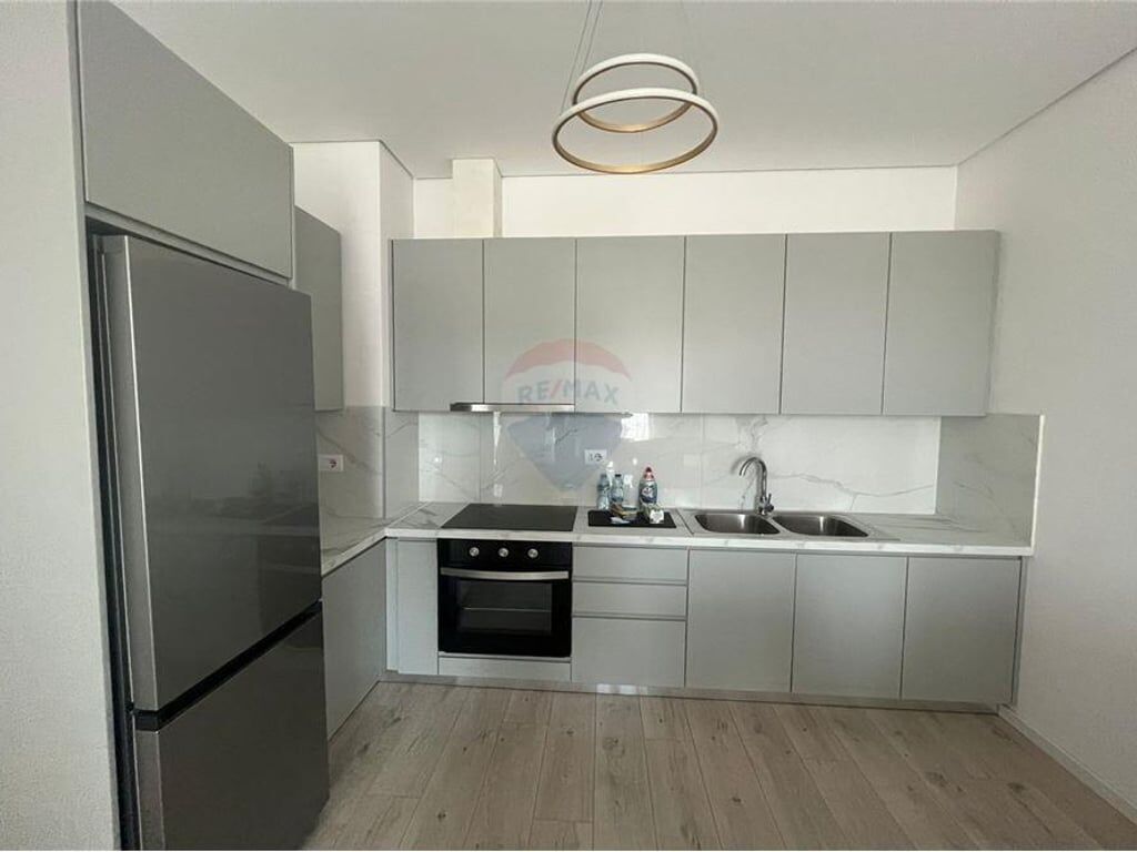 Apartament 2+1 me qera tek Rruga e Kavajes!