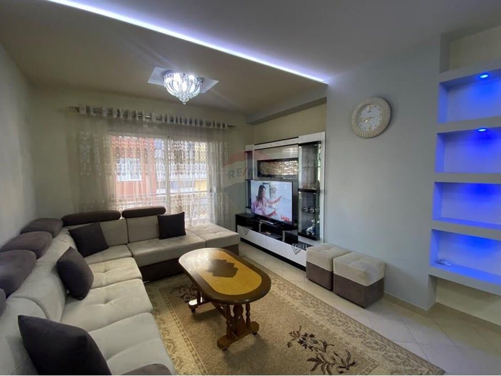 Ofrohet apartament 2+1+2 me qira .