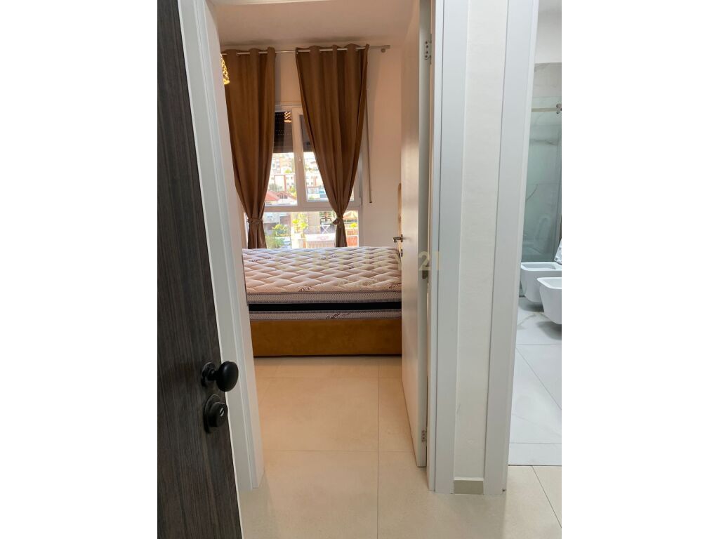 APARTAMENT 1+1 plus POST PARKIMI ME QIRA, XHAMLLIK