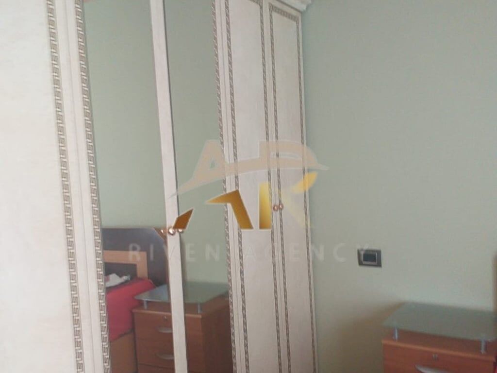 Jepet me qera hyrje 1+1 Kodra e Priftit