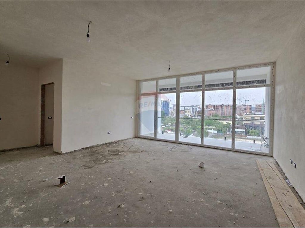 Shesim apartament 2+1 te Bulevardi i Ri !
