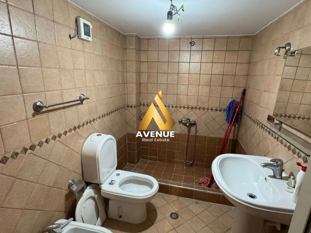 IN AFFITTO APPARTAMENTO 2+1 CON 2 BAGNI 21 DICEMBRE, TIRANA