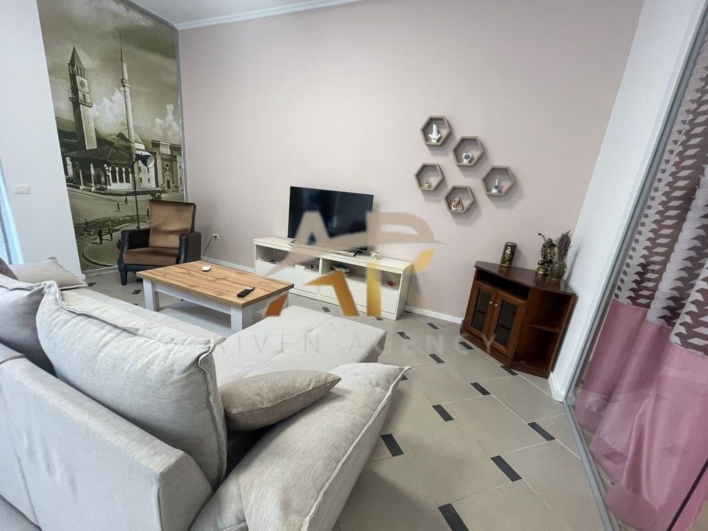 Jepet me qera apartament 1+1 i adoptuar nga ambjent biznesi