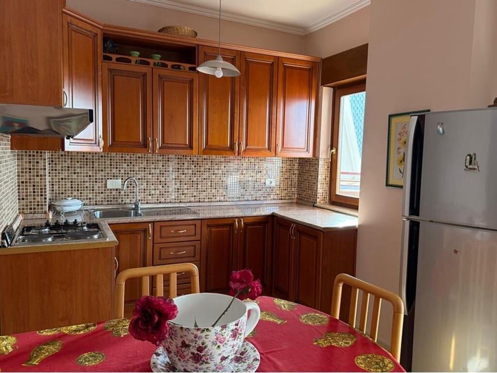 Apartament 1+1 me Qira te 9 Kateshet