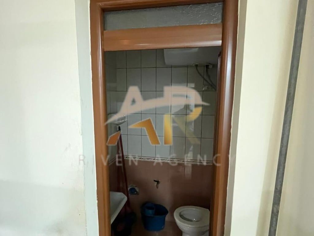 Jepet me qera Ambjent biznesi në 5 Maj