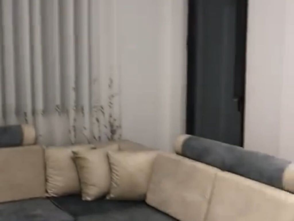 Jepet me qera Apartamenti 2+1+2,Astir prane Hotel Marinaj 450 mije leke