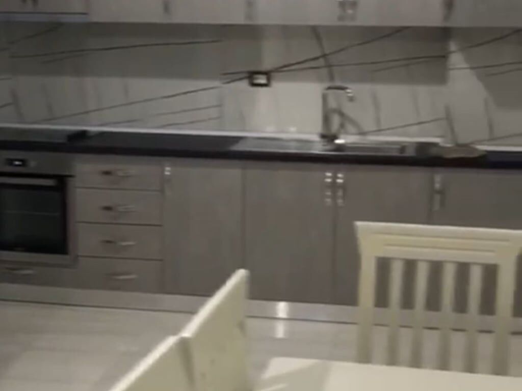 Jepet me qera Apartamenti 2+1+2,Astir prane Hotel Marinaj 450 mije leke
