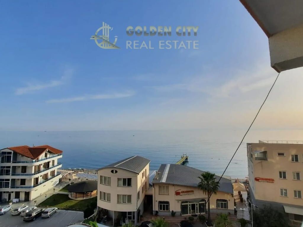 Ofrojme per qera mujore apartament Luxury 2+1 me 3 ballkone. vollga