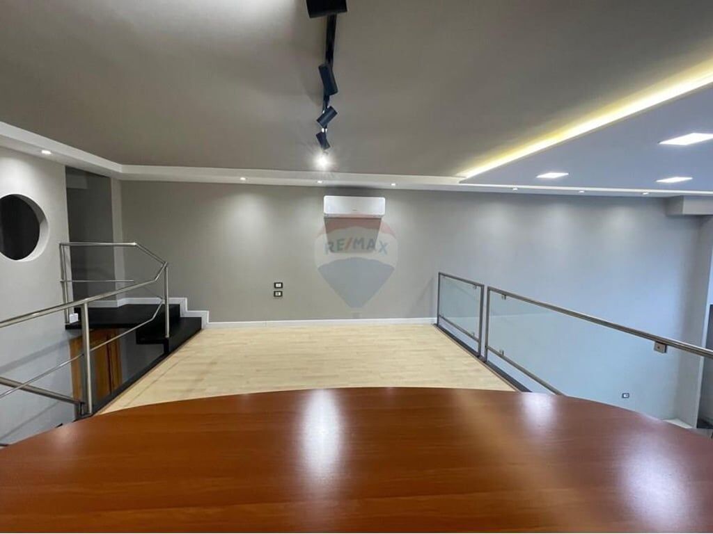 Jepet me qera njesi biznesi duplex
