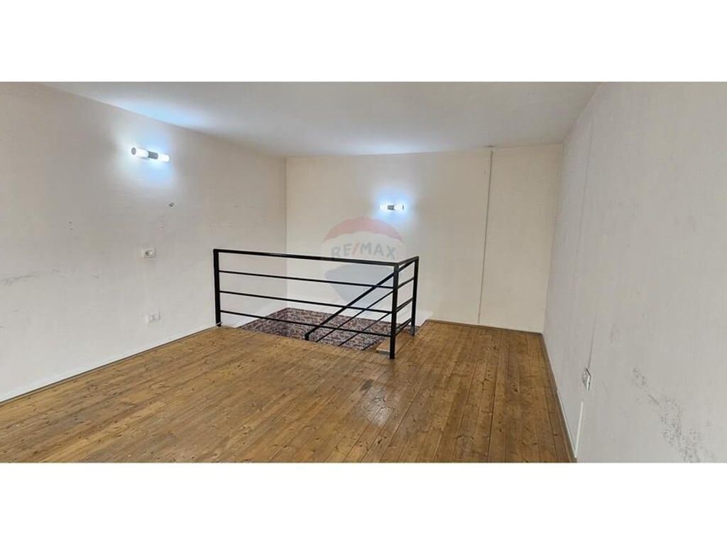 Office for rent in Brryl
