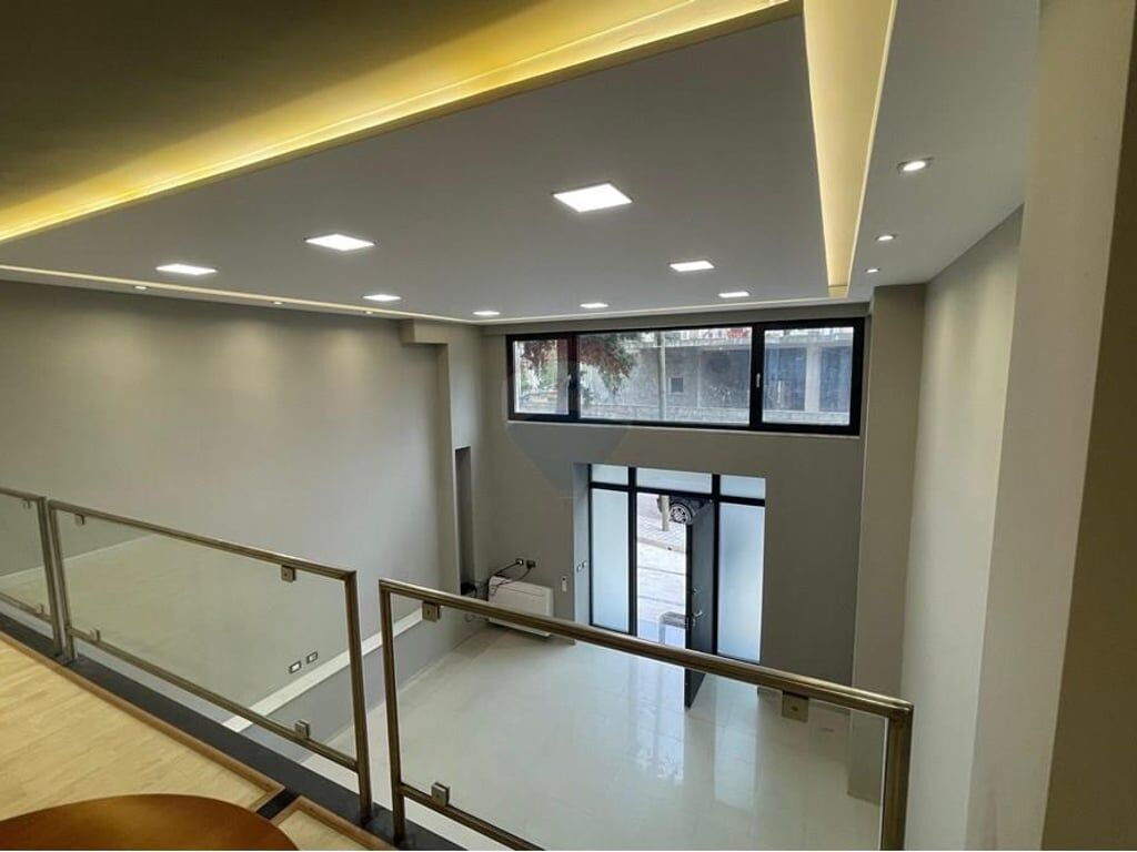 Jepet me qera njesi biznesi duplex