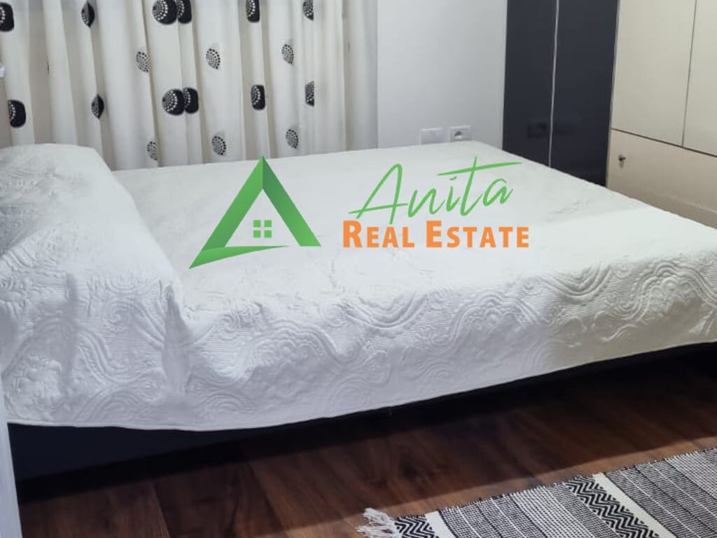 Komuna e Parisit ofrojme per qira apartament 1+1