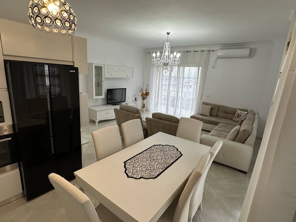 180000€, 220 m² Tirane, SHITET Apartament + verande | Penthouse 3+1+Aneks+Ballkon+2 banjo. Kati 4 i fundit , 220 m²