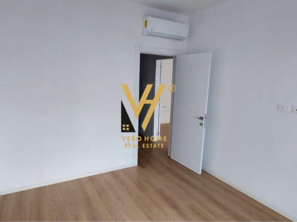 OFFICE 80 M2 FOR RENT IN ARLIS, DIBRA STREET 500 EURO