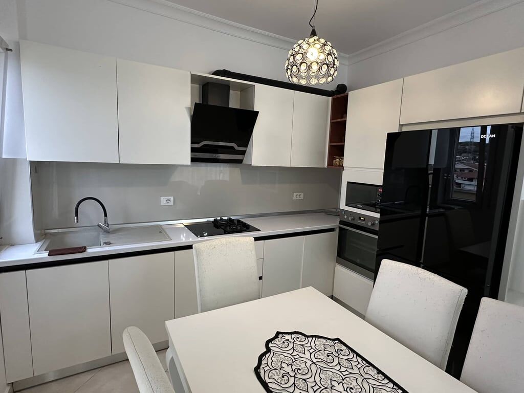 180000€, 220 m² Tirane, SHITET Apartament + verande | Penthouse 3+1+Aneks+Ballkon+2 banjo. Kati 4 i fundit , 220 m²