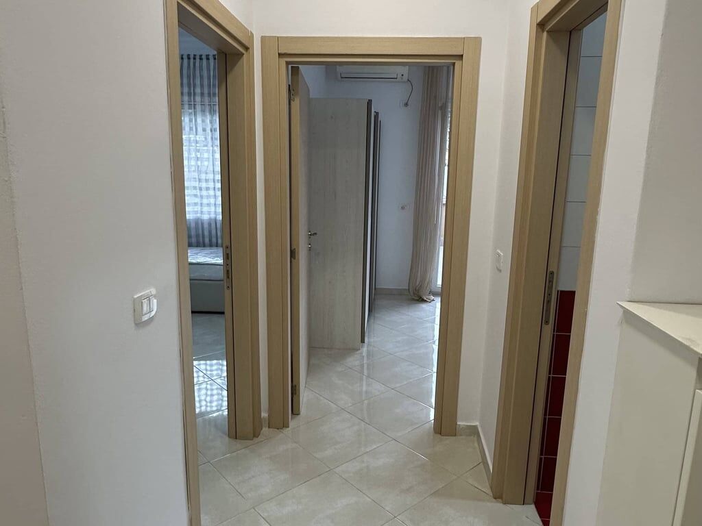 180000€, 220 m² Tirane, SHITET Apartament + verande | Penthouse 3+1+Aneks+Ballkon+2 banjo. Kati 4 i fundit , 220 m²