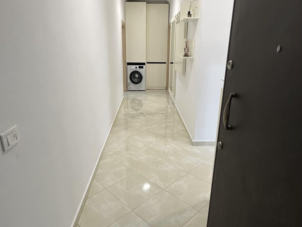 180000€, 220 m² Tirane, SHITET Apartament + verande | Penthouse 3+1+Aneks+Ballkon+2 banjo. Kati 4 i fundit , 220 m²