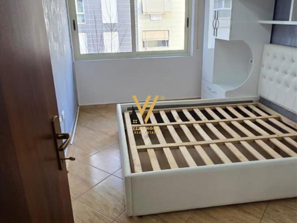FOR SALE APARTMENT 1+1+BALCONY ON NDRE MJEDA STREET, 21 DHJETORI 135,000 EURO
