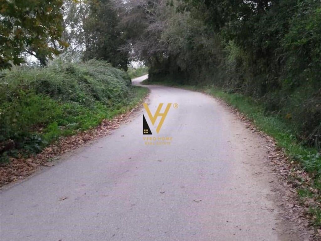 TERRENO IN VENDITA 8.000 M2 A NDROQ 490.000 EURO