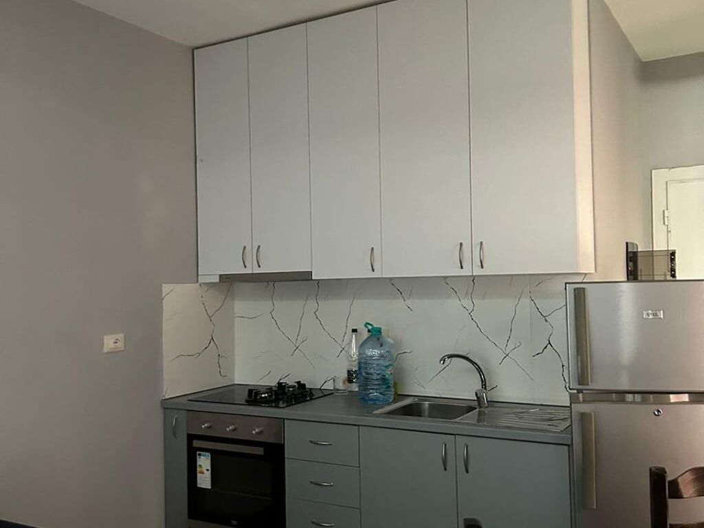 Jepet me qera Apartamenti 1+1 , Fresk prane Gaxherrit 280 mije leke