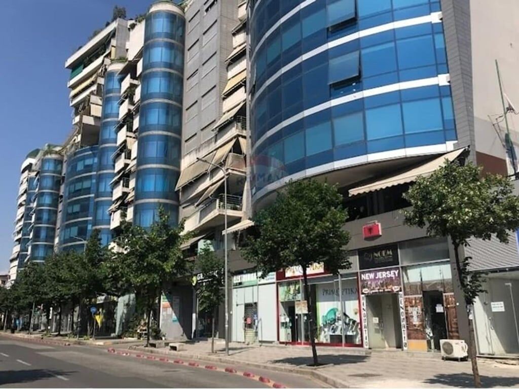 ZYRE 115M2 PER QIRA TEK KOMPLEKSI HALILI