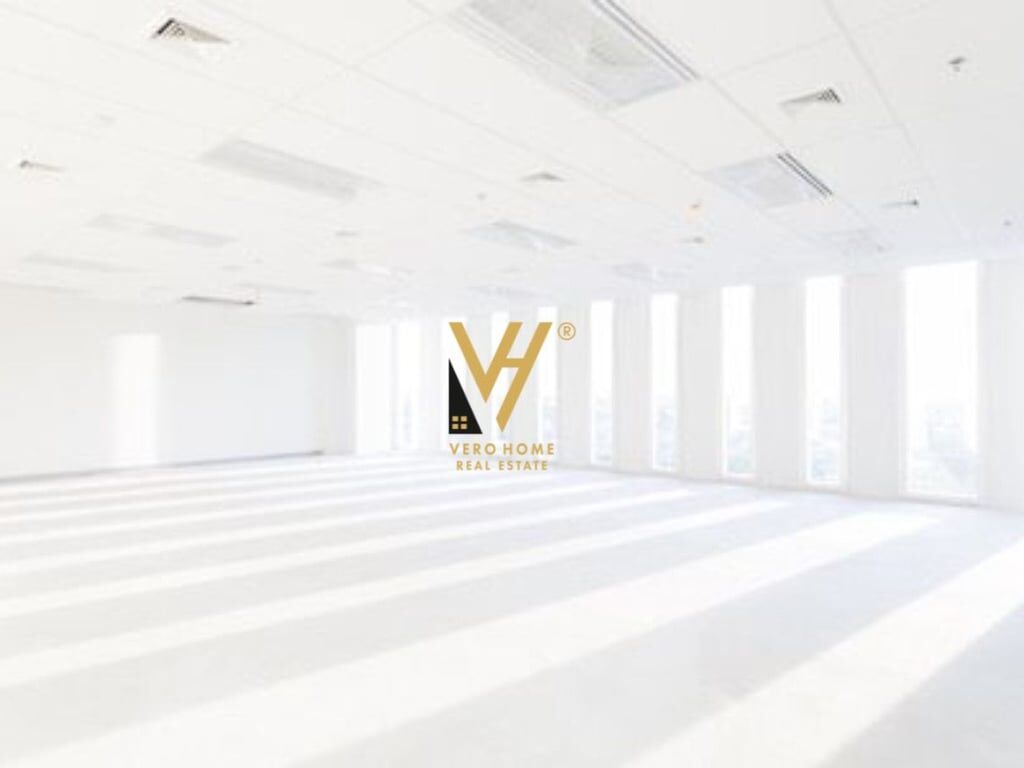 IN VENDITA SPAZIO COMMERCIALE 100 M2 IN CENTRO 1.005.000 EURO