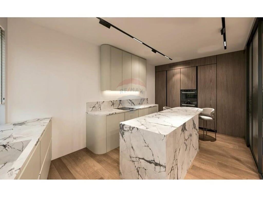 APARTAMENT 3+1+2 PER SHITJE TEK LIQENI I THATE !