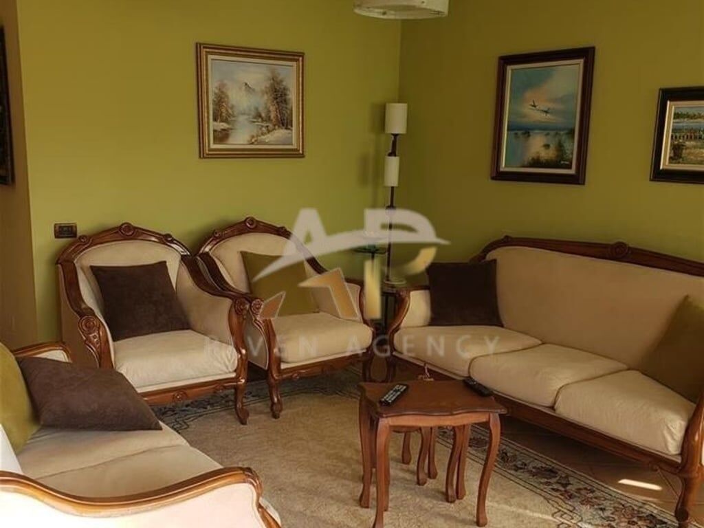 Jepet me qera apartament 2+1 te Komuna e Parisit