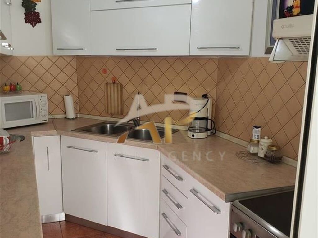 Jepet me qera apartament 2+1 te Komuna e Parisit