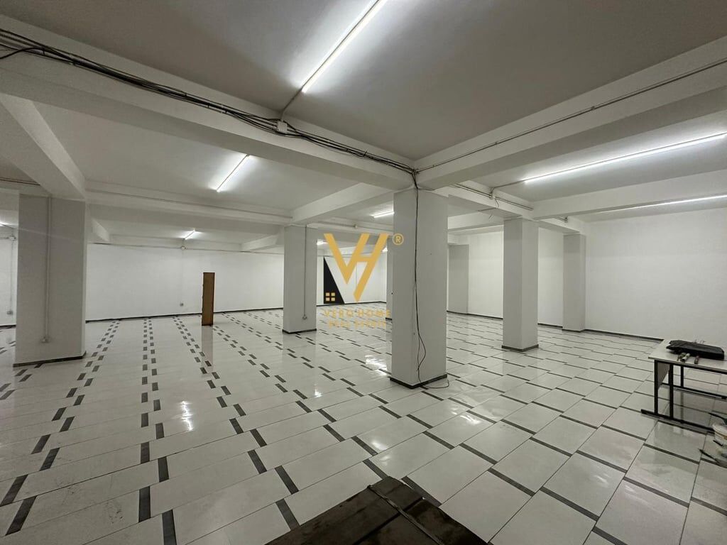 BUSINESS SPACE 330 M2 FOR RENT IN ASTIR 1,300 EURO