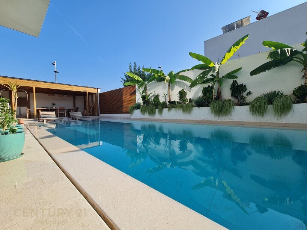 VILE LUKSOZE ME PISHINE PËR QIRA - VISHNJE / LUXURY VILLA WITH POOL FOR RENT - VISHNJE!