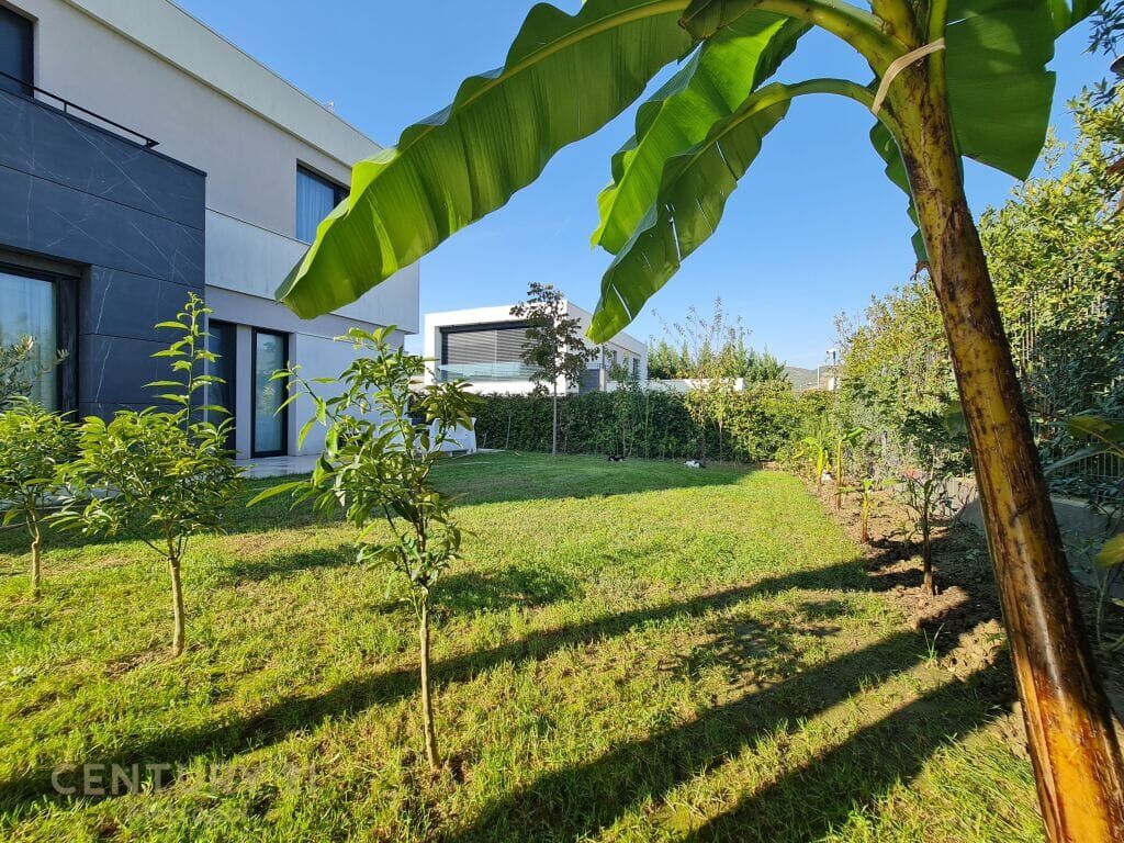 VILE LUKSOZE ME PISHINE PËR QIRA - VISHNJE / LUXURY VILLA WITH POOL FOR RENT - VISHNJE!
