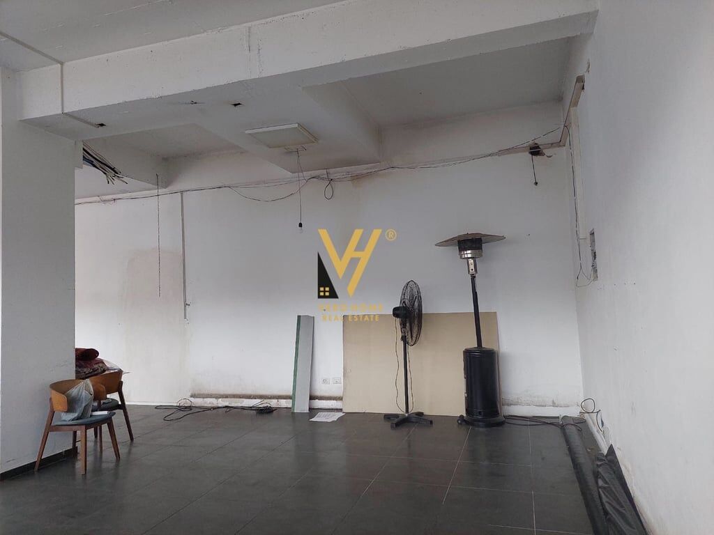 STORE FOR SALE 82 M2 ON DIBRA STREET 260,000 EURO
