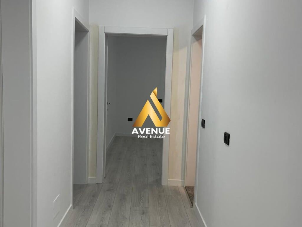 LOCALE COMMERCIALE IN AFFITTO, MYSLYM SHYRI, TIRANA