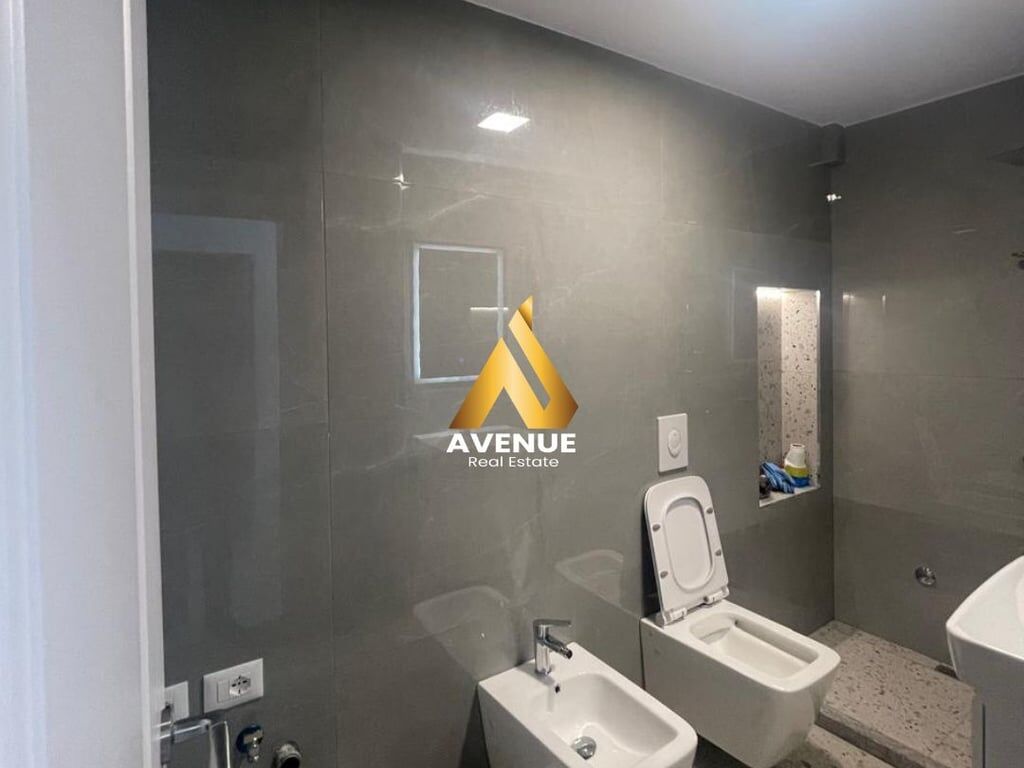 LOCALE COMMERCIALE IN AFFITTO, MYSLYM SHYRI, TIRANA