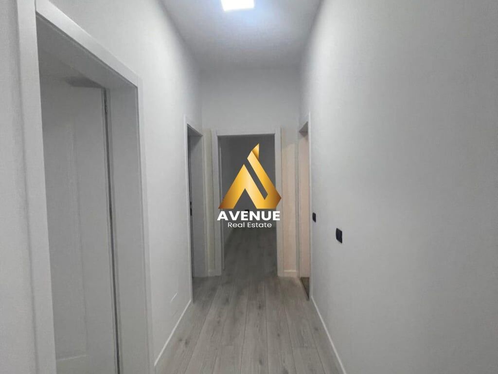 LOCALE COMMERCIALE IN AFFITTO, MYSLYM SHYRI, TIRANA