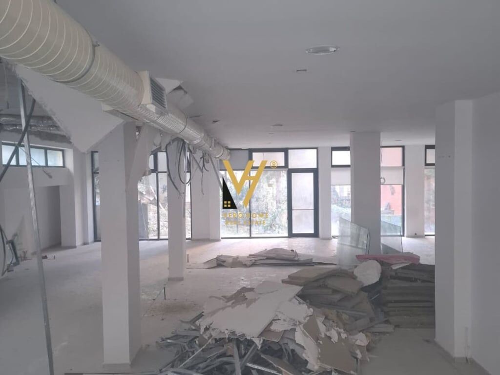 NEGOZIO DI 70 M2 IN AFFITTO A LAKE VIEW, LAGO ARTIFICIALE 1.800 EURO