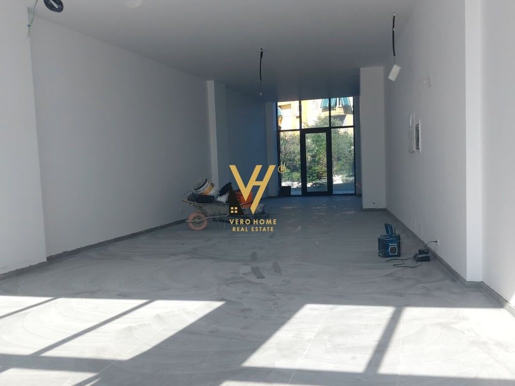 NEGOZIO IN AFFITTO 110 M2 PRESSO LAKE VIEW, LAGO ARTIFICIALE 2.800 EURO