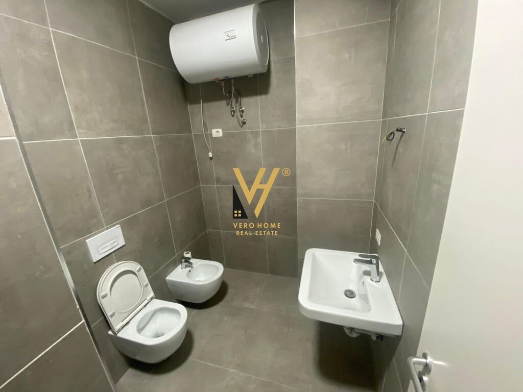 OFFICE FOR RENT 120 M2 AT KONTAKT COMPLEX, 21 DECEMBER 650 EURO