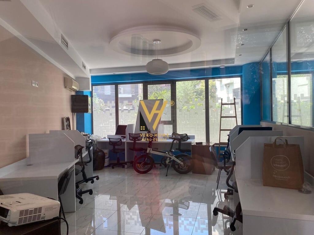 BUSINESS SPACE OF 80 M2 FOR RENT IN SELVIA 900 EUROS
