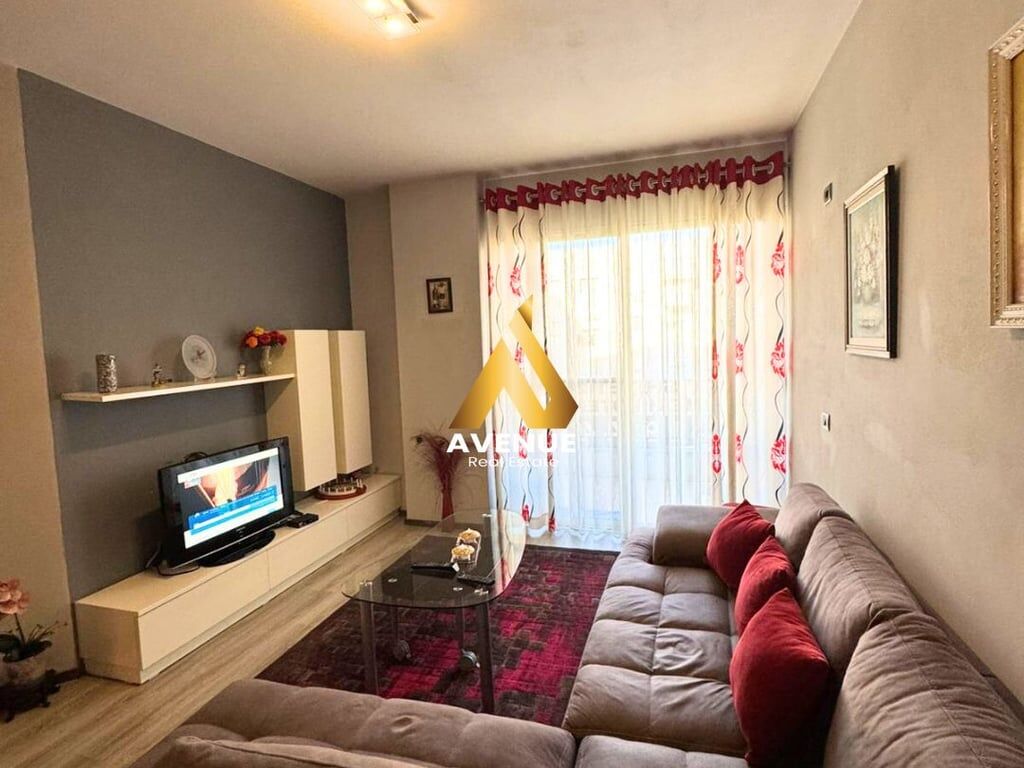 Appartamento in Vendita 2+1, Arredato, Yzberisht, Tirana.