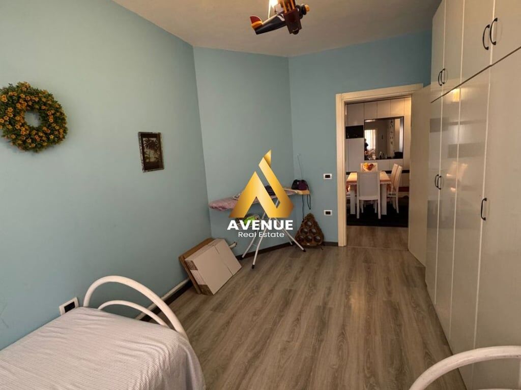 Appartamento in Vendita 2+1, Arredato, Yzberisht, Tirana.