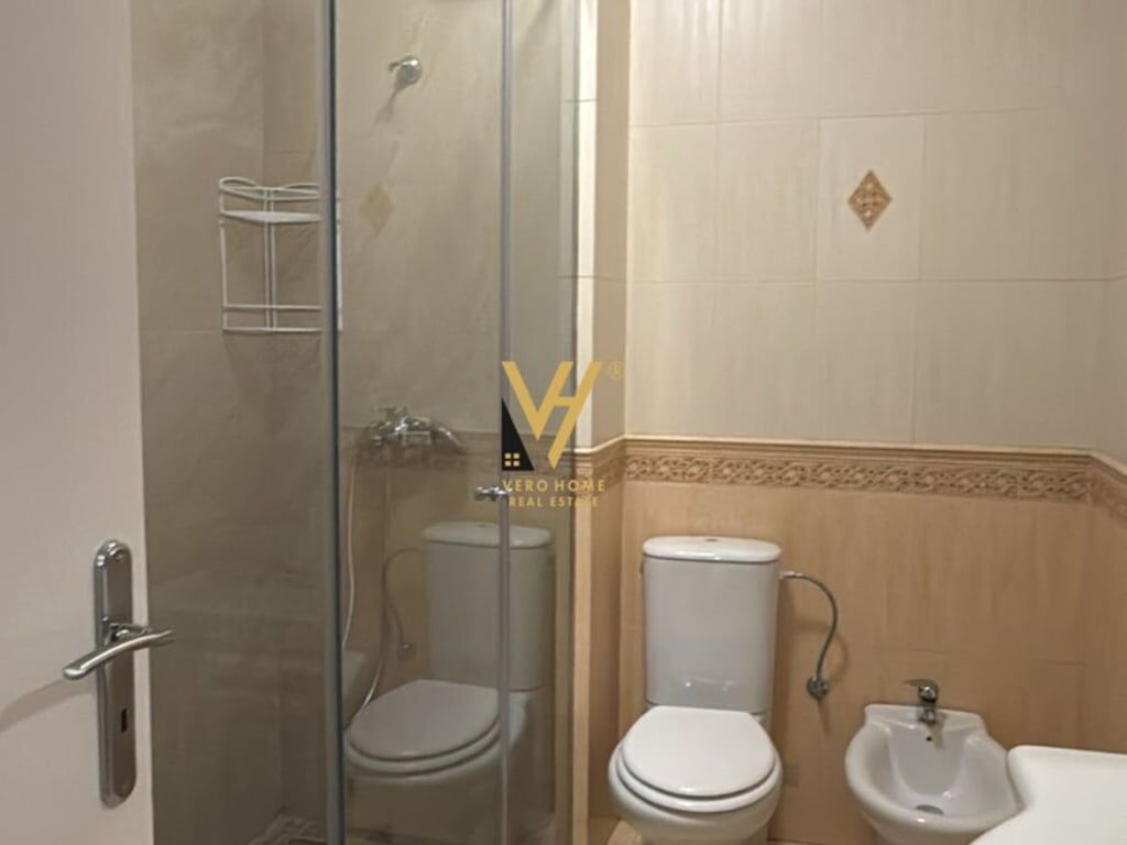 Appartamento 2+1 con Balcone in Affitto a Bllok 1.200 Euro