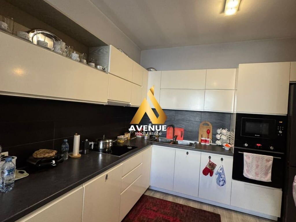 Appartamento in Vendita 2+1, Arredato, Yzberisht, Tirana.