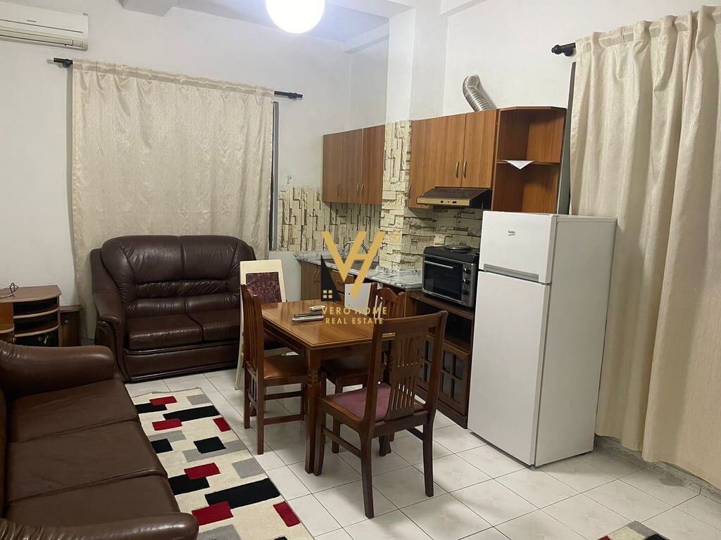 JEPET APARTAMENT 1+1 ME QERA NE QENDER 500 EURO